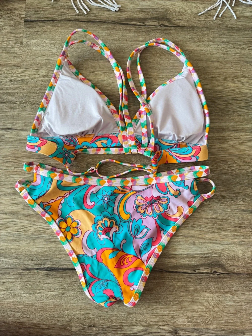 Cupshe Multicolor Floral Paisley‎ V‑Neck Strappy Bikini Set